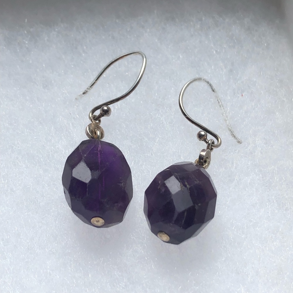 Amethyst drop earrings.